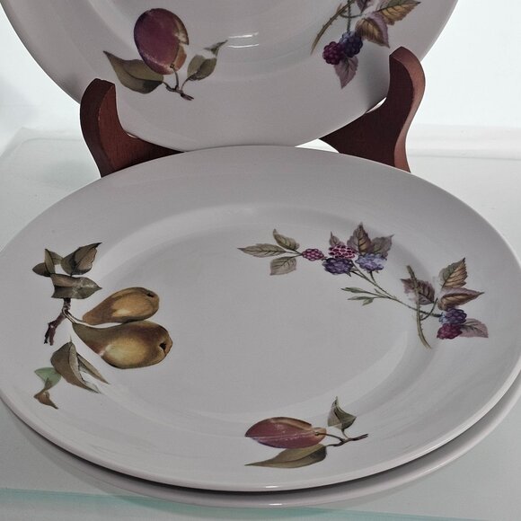 4 Royal Worcester Evesham Dessert Salad Plates 8" fruits & vegetables vtg flaw - Picture 10 of 12